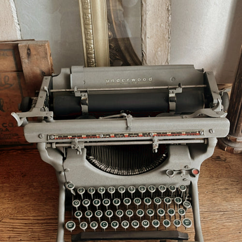 Vintage Underwood Typewritter