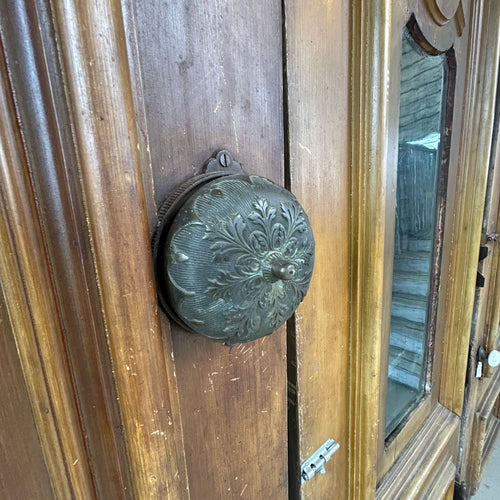 American Victorian Farmhouse Doors+Screens