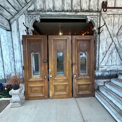 American Victorian Farmhouse Doors+Screens