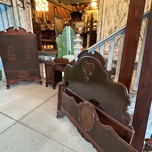 Antique Bedroom Furniture