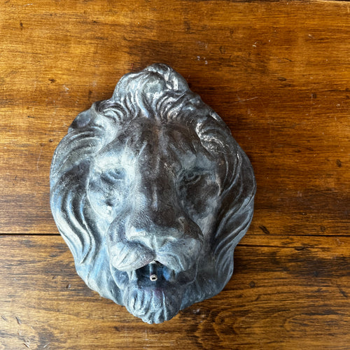 Cast Lead Lion Head Fountain