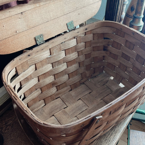 Vintage Wicker Picnic Basket
