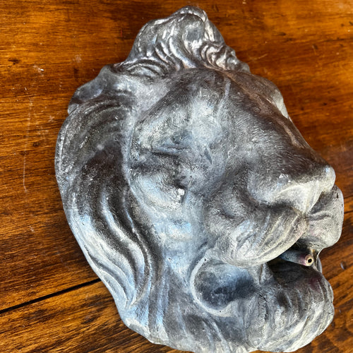 Cast Lead Lion Head Fountain