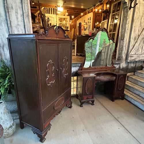 Antique Bedroom Furniture