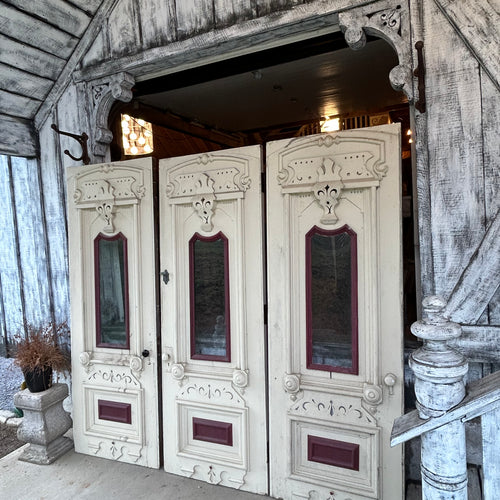American Victorian Farmhouse Doors+Screens